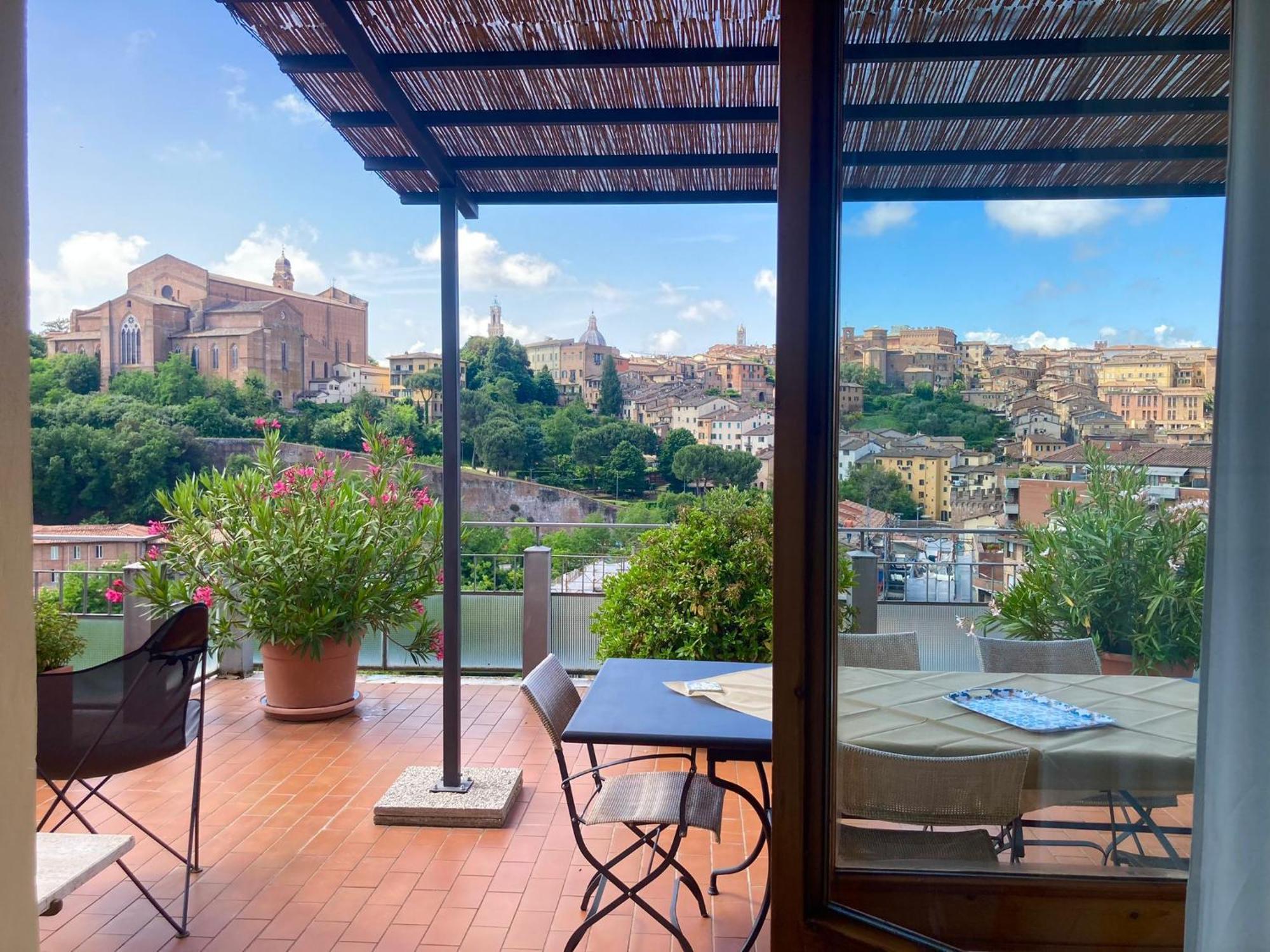 Attico San Francesco Apartment Сиена Екстериор снимка