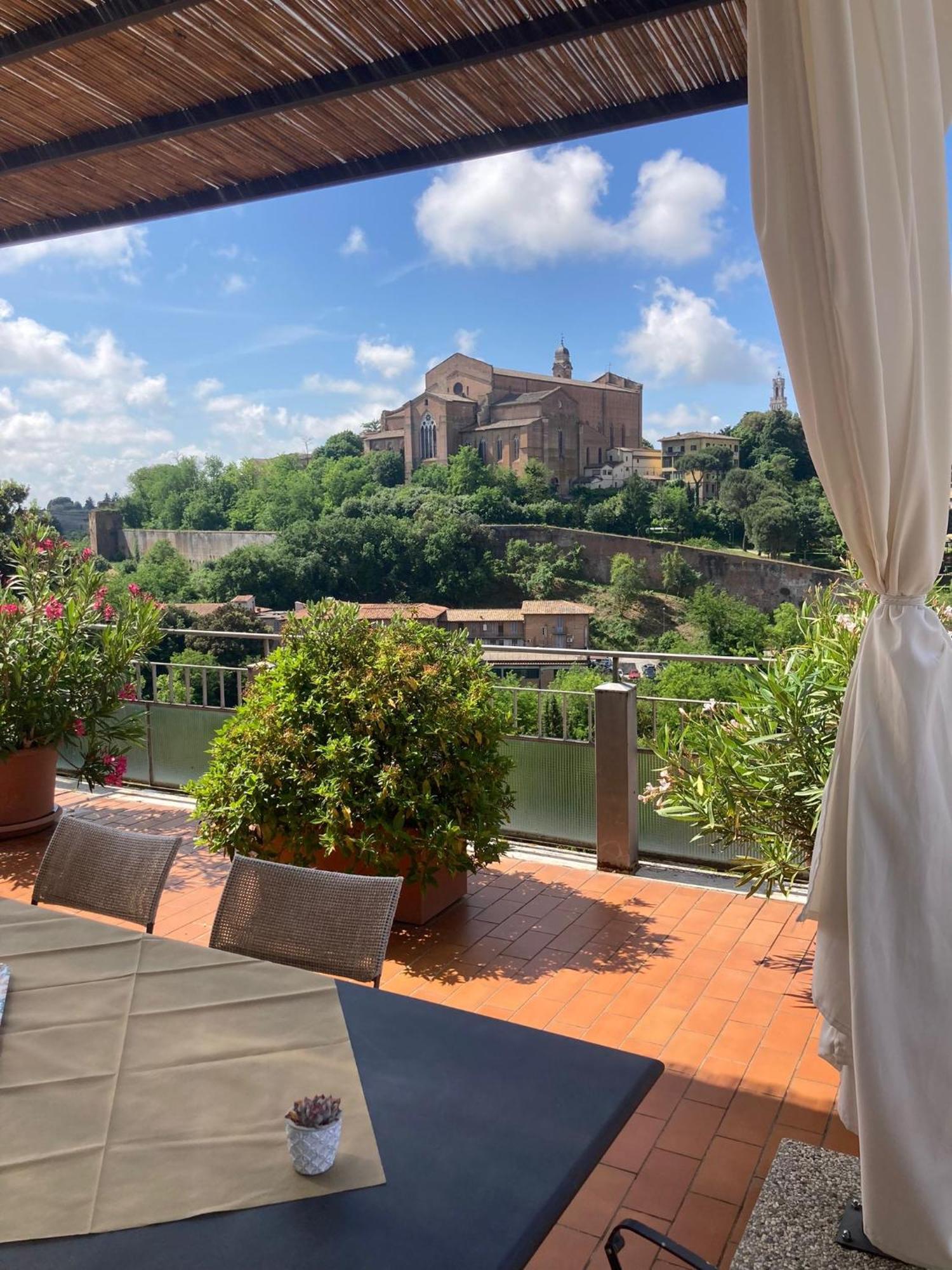 Attico San Francesco Apartment Сиена Екстериор снимка